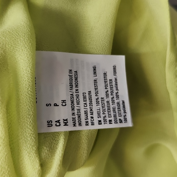 Lime green silky skirt - Picture 5 of 5